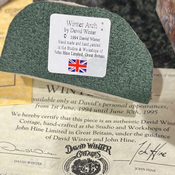 Lot 4 David Winter Cottages Collection signed arch Bothy apothecary’s shop spin - Picture 8 of 11